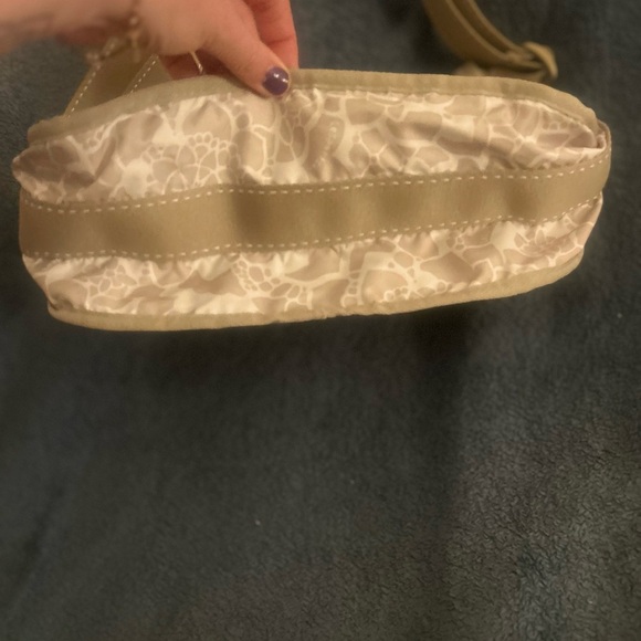 LeSportSac Beige Flowers Floral White Cross Body purse - Picture 7 of 9